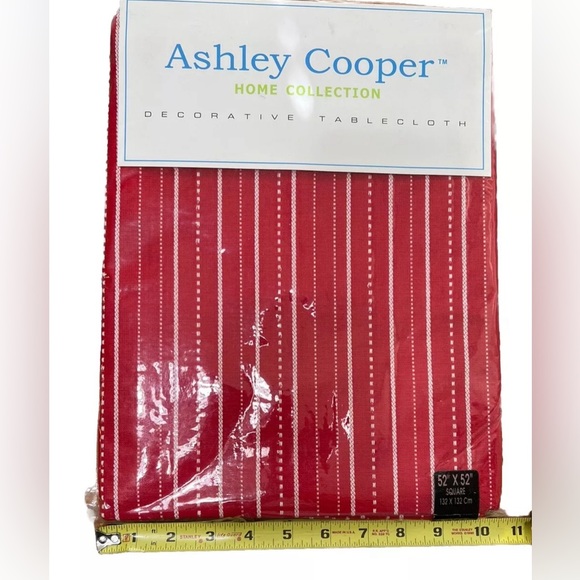 Ashley Cooper Tablecloth Christmas Valentines  Red White Square 52”x 52” NWT - Picture 6 of 6